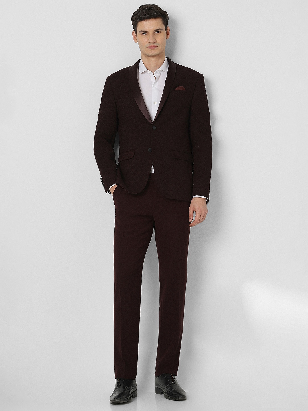 

Peter England Elite Slim-Fit Embellished Single-Breasted Two-Piece Suit, Brown