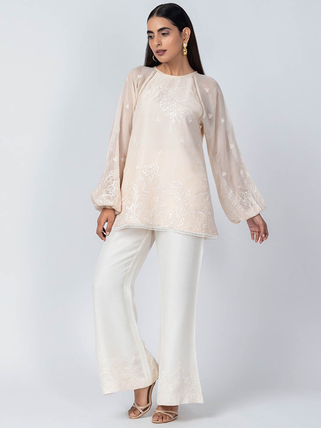 

Label Naariti Women Floral Embroidered Regular Kurti with Trousers, White