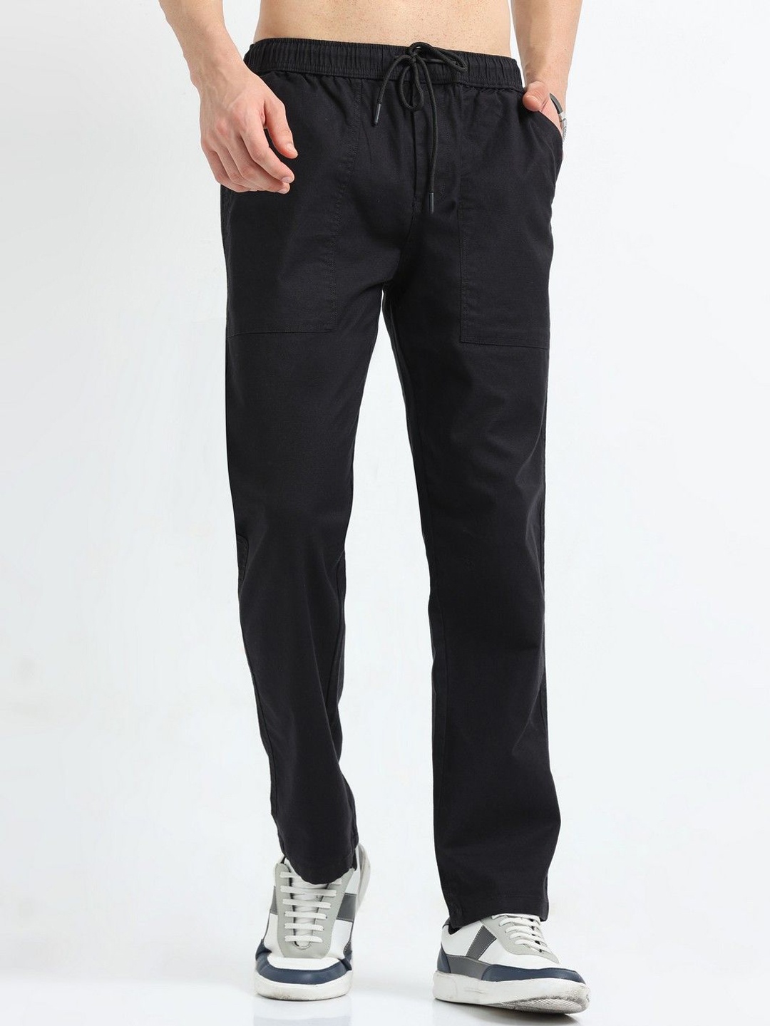 

THE BEETEL HOUSE Men Relaxed Corn Airport Joggers Trousers, Black