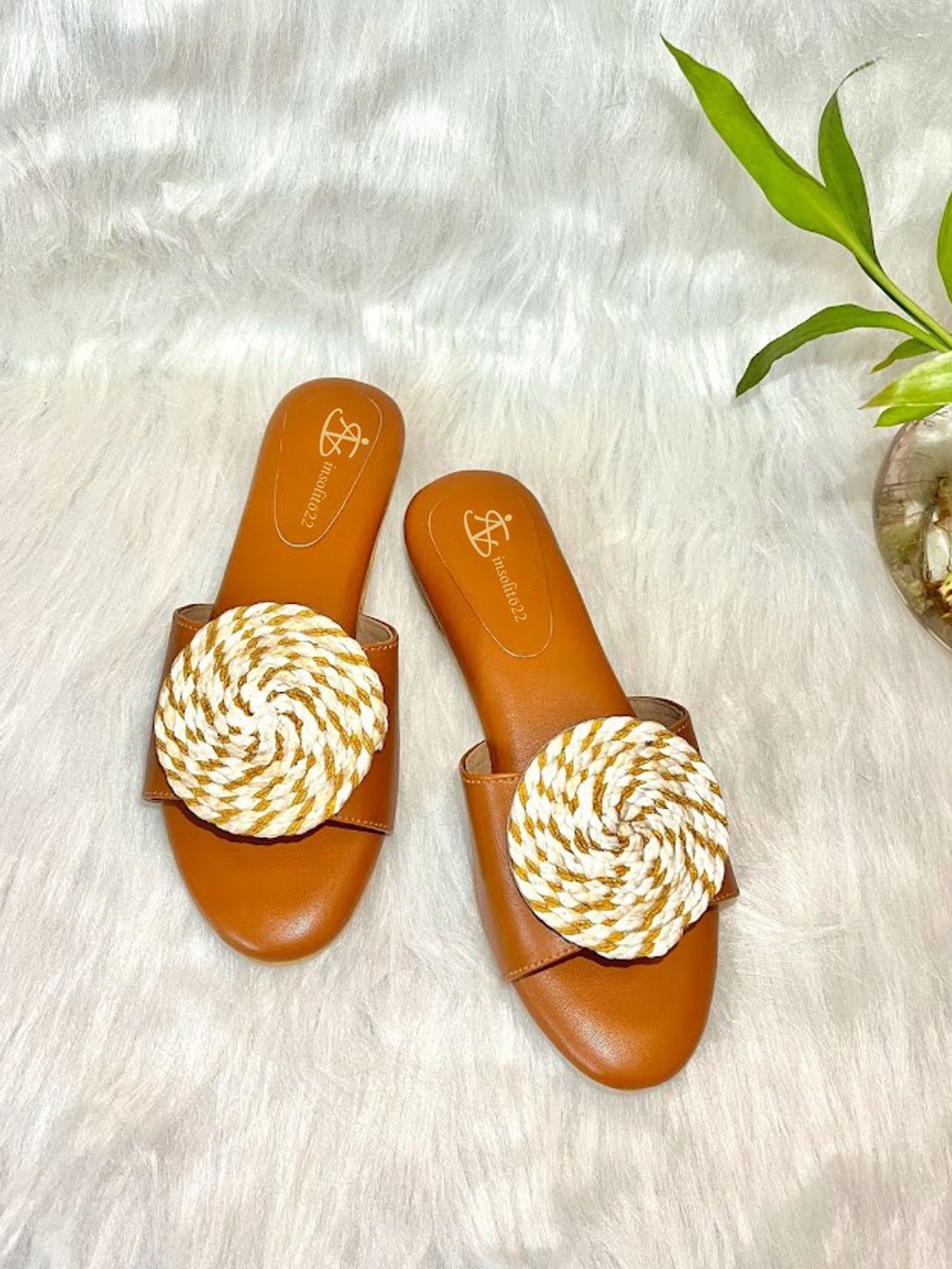 

Insolito22 Women Open Toe Flats, Tan