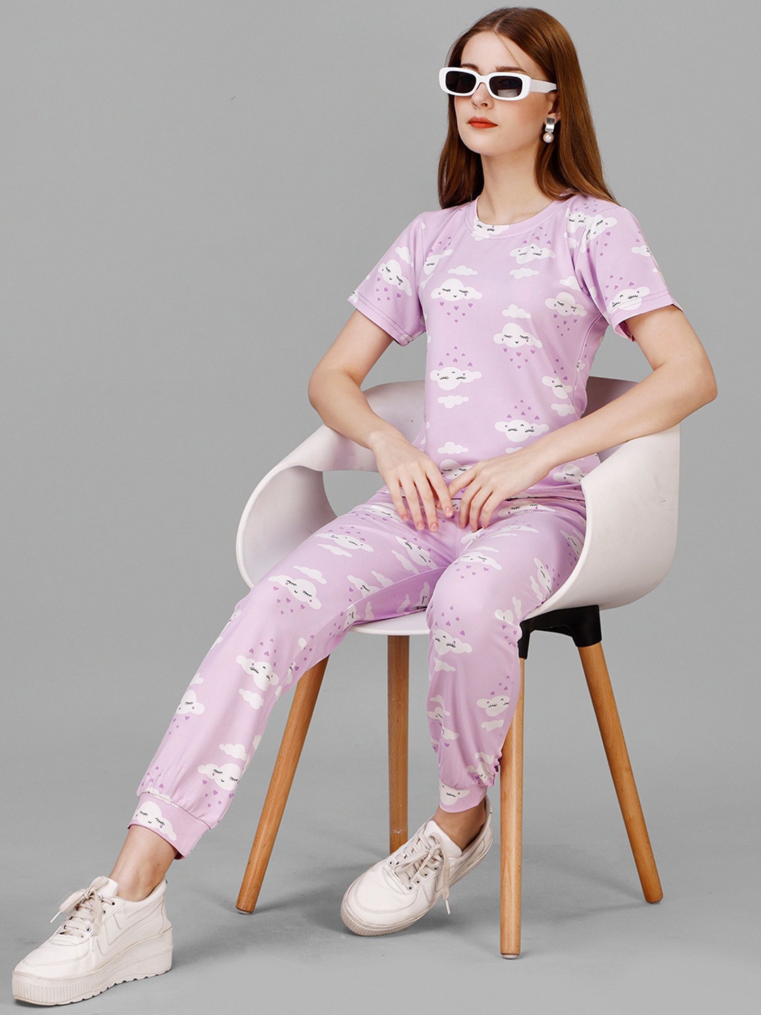 

Vegles Clouds Printed Round Neck T-Shirt With Joggers, Pink