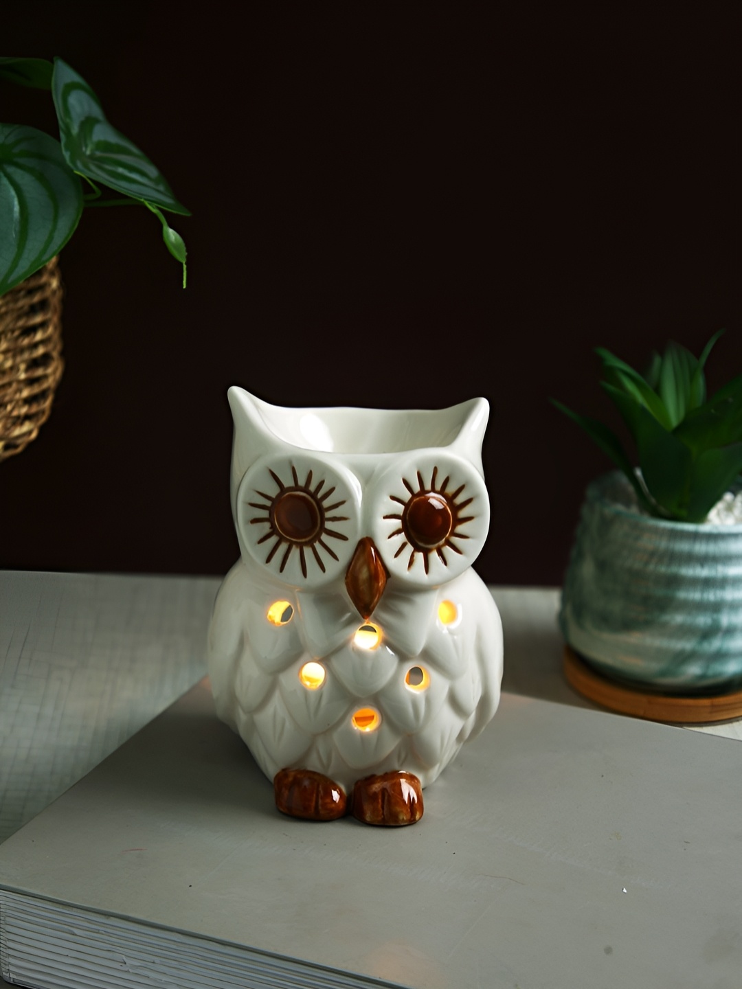 

TAYHAA White & Brown Textured Owl Ceramic Aroma OilDiffusers