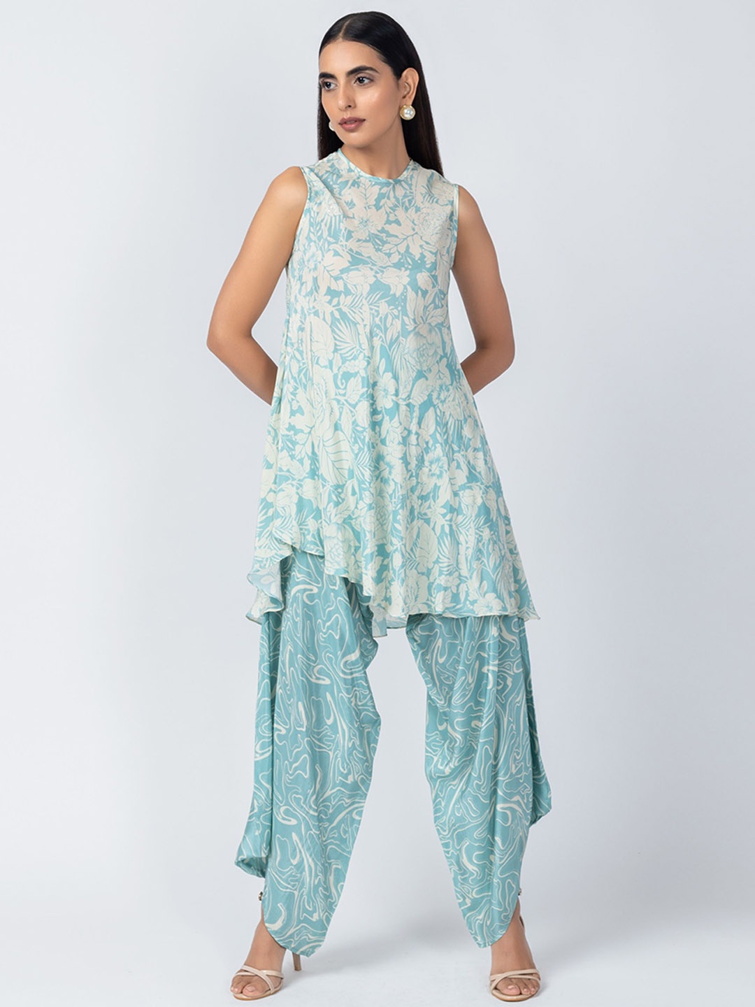 

Label Naariti Floral Printed Round Neck Tunic With Trousers, Blue