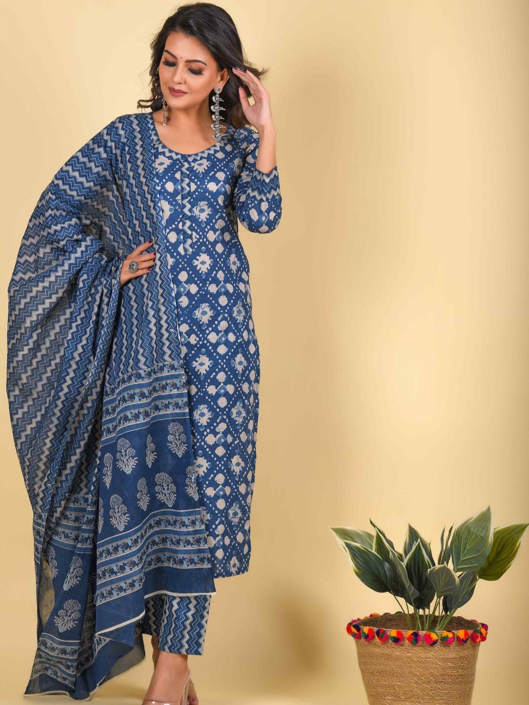 

all about you Women Floral Printed Regular Kurta with Trousers & With Dupatta, Blue