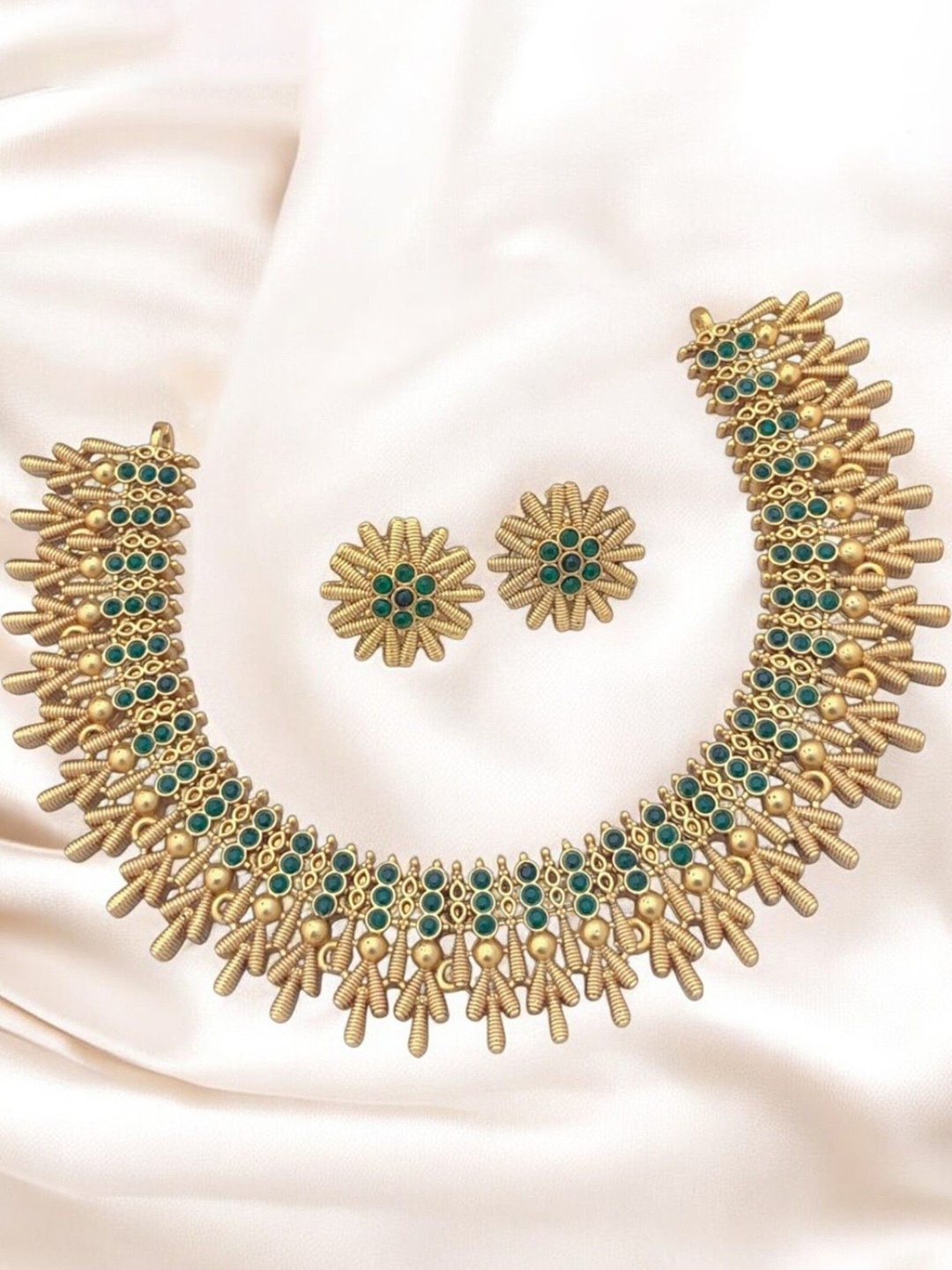 

Rangrozo Jewellery Gold-Plated Artificial Stone-Studded Jewellery Set