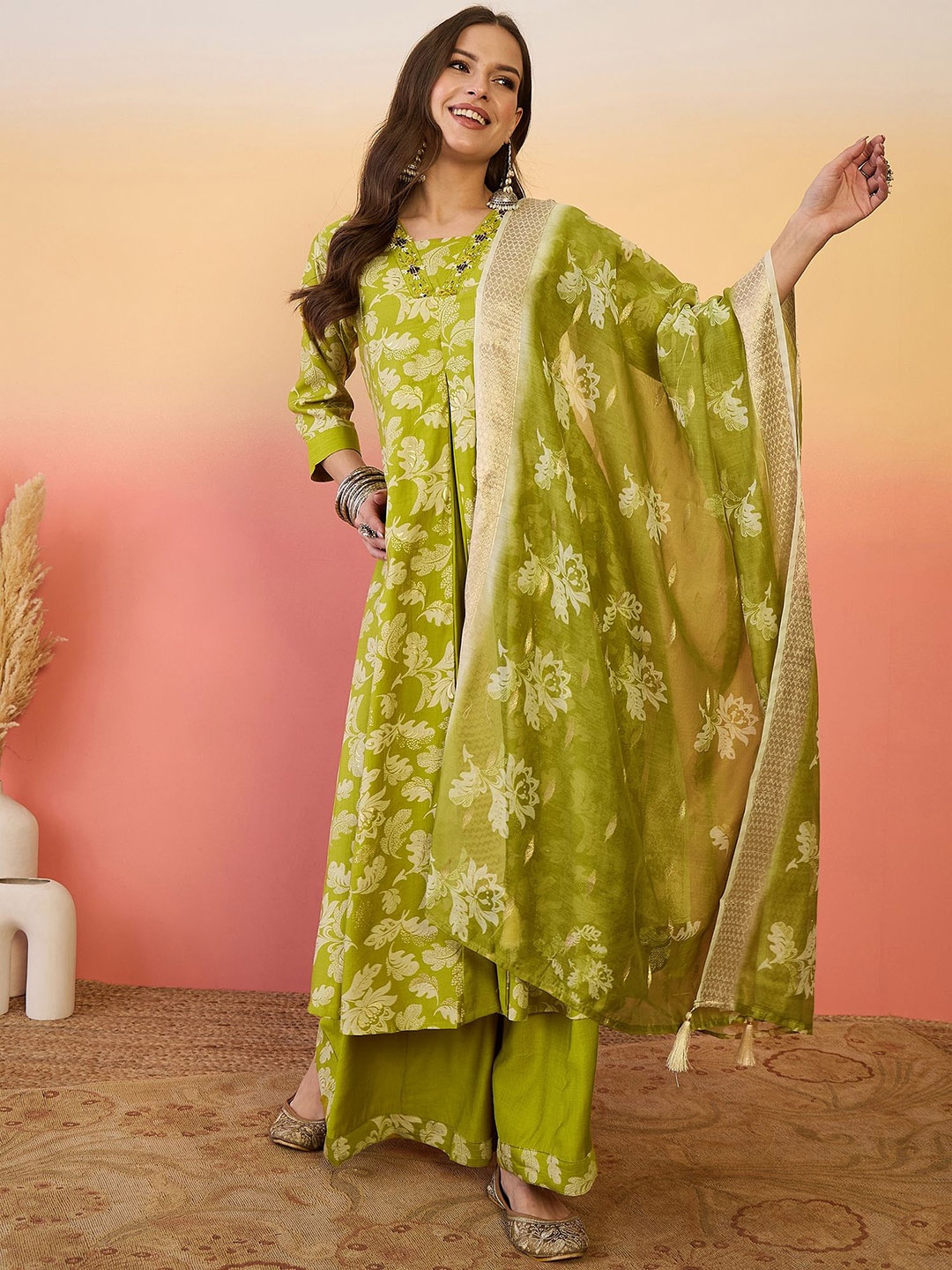 

Sangria Women Embroidered Anarkali Kurta Set With Dupatta, Green