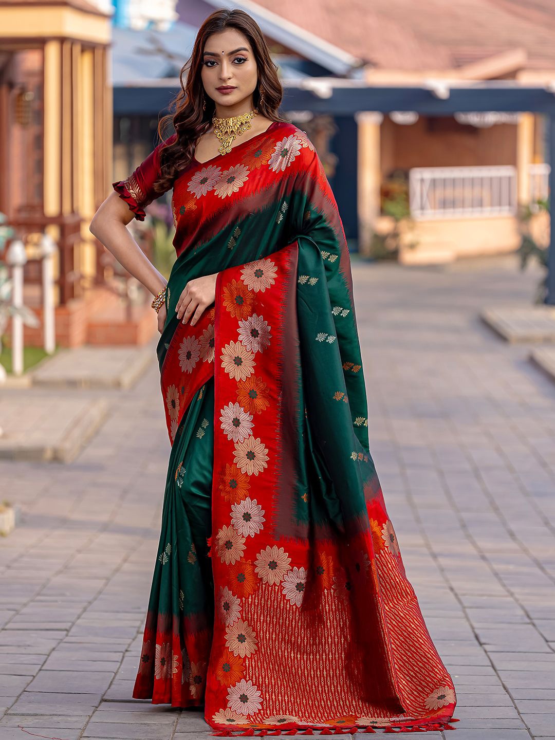 

Panzora Woven Design Zari Silk Blend Saree, Green