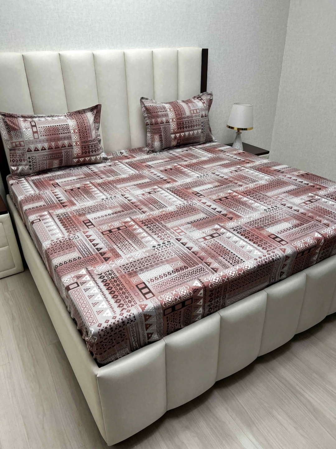 

Pure Decor Maroon & Grey Geometric 180 TC King Bedsheet with 2 Pillow Covers