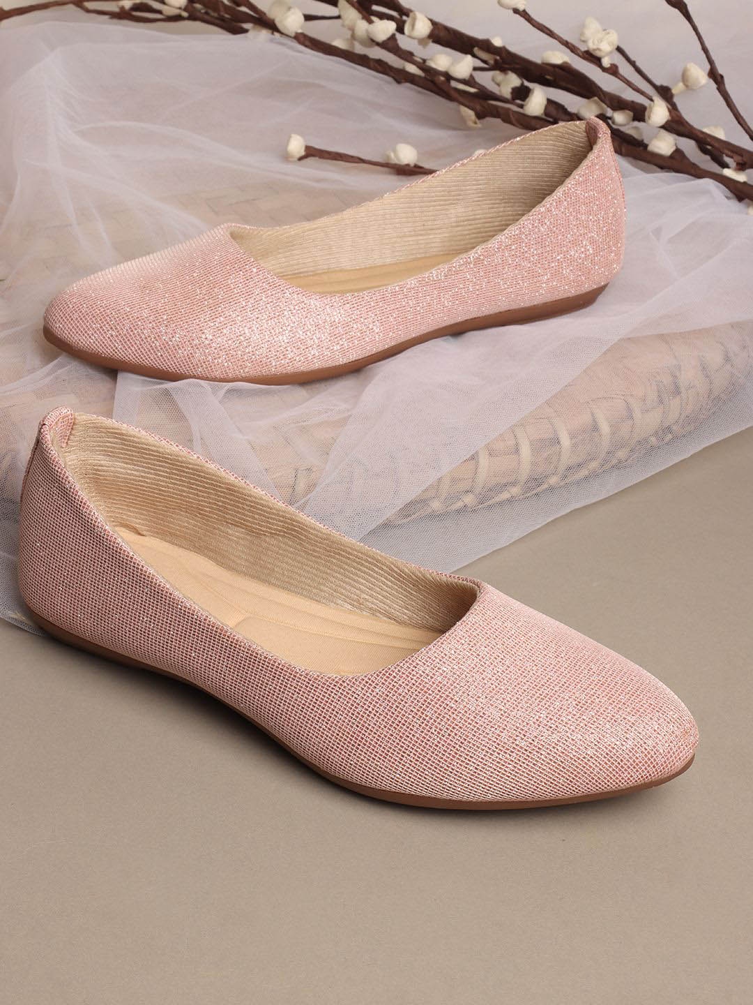 

AROOM Women Embellished Fashion Flats, Peach