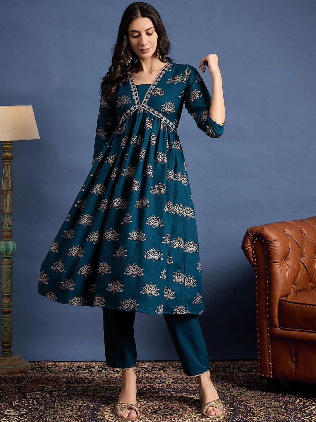 

Anouk Rustic Women Floral Printed Empire Thread Work Kurta with Trousers, Blue