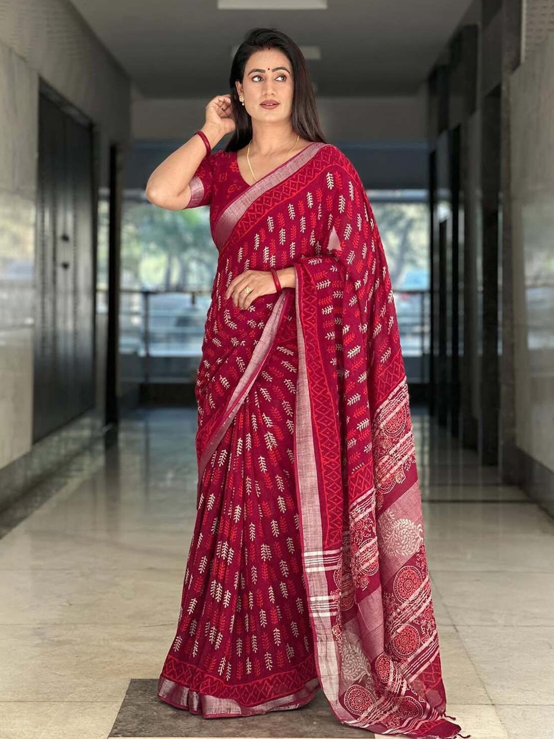 

vj fashion Saree, Maroon