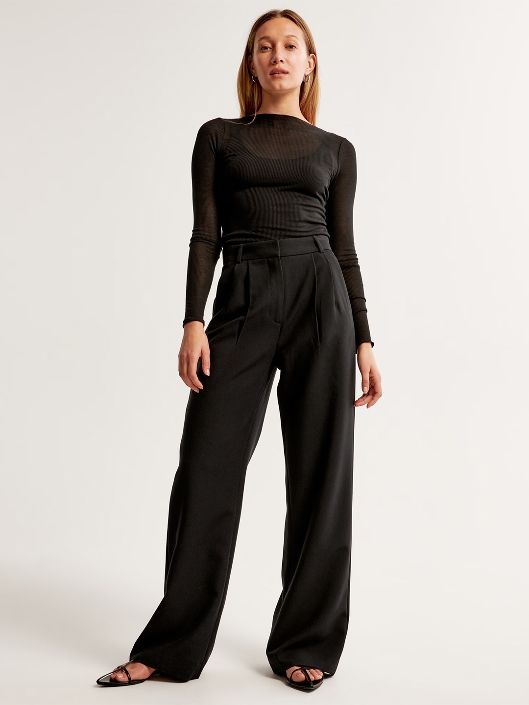 

Chemistry Women Relaxed High-Rise Stain Resistant Pleated Trousers, Black