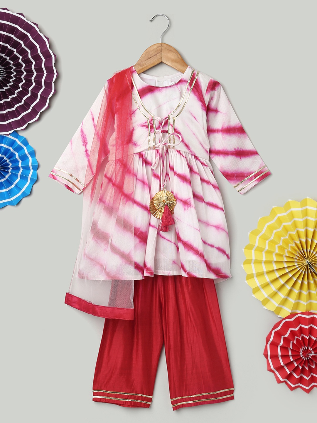 

BownBee Girls Ethnic Motifs Printed Regular Gotta Patti Kurta with Trousers & With Dupatta, Red