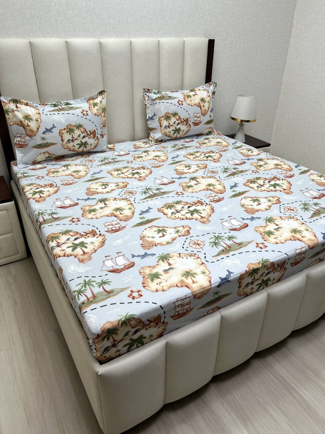 

Pure Decor Blue & Brown Graphic 250 TC Queen Bedsheet with 2 Pillow Covers