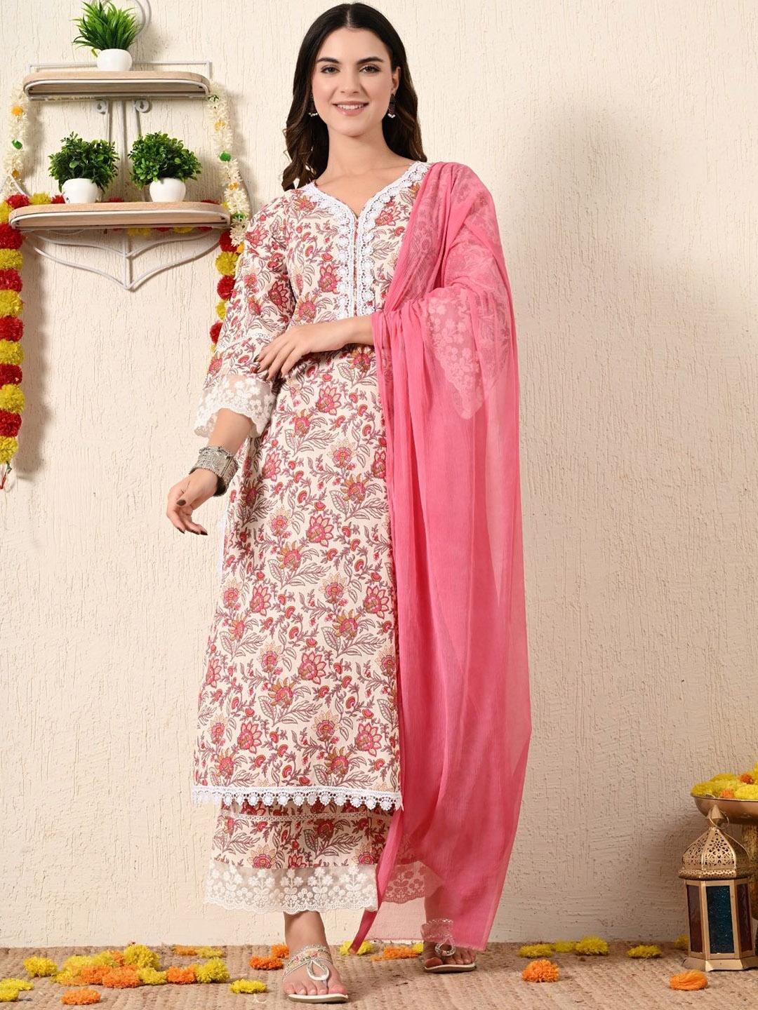 

PINKVILLE JAIPUR Women Floral Yoke Design Regular Pure Cotton Kurta with Palazzos & With Dupatta, Peach