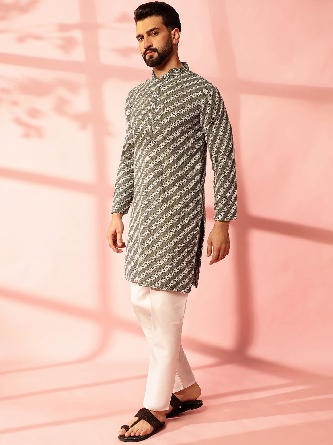 

Anouk Geometric Embroidered Thread Work Cotton Straight Kurta, Green