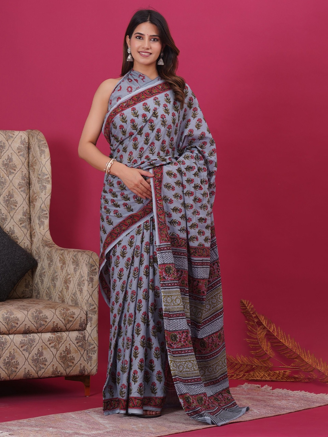 

Shivanya Handicrafts Floral Pure Cotton Block Print Saree, Grey