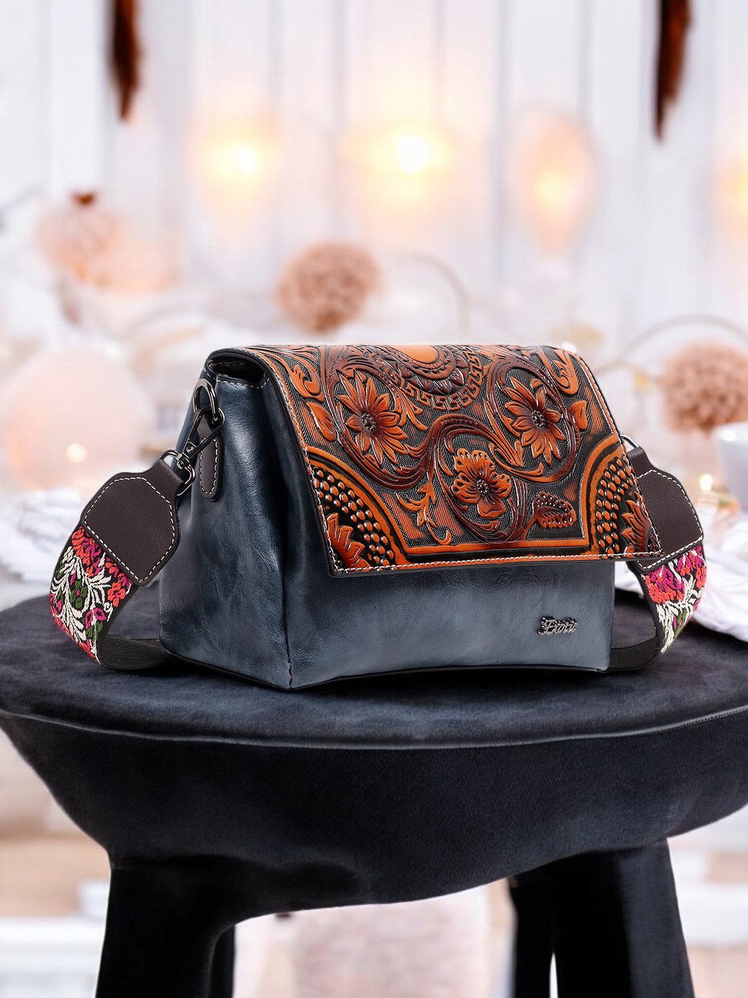 

Exotic Sling Bag, Blue