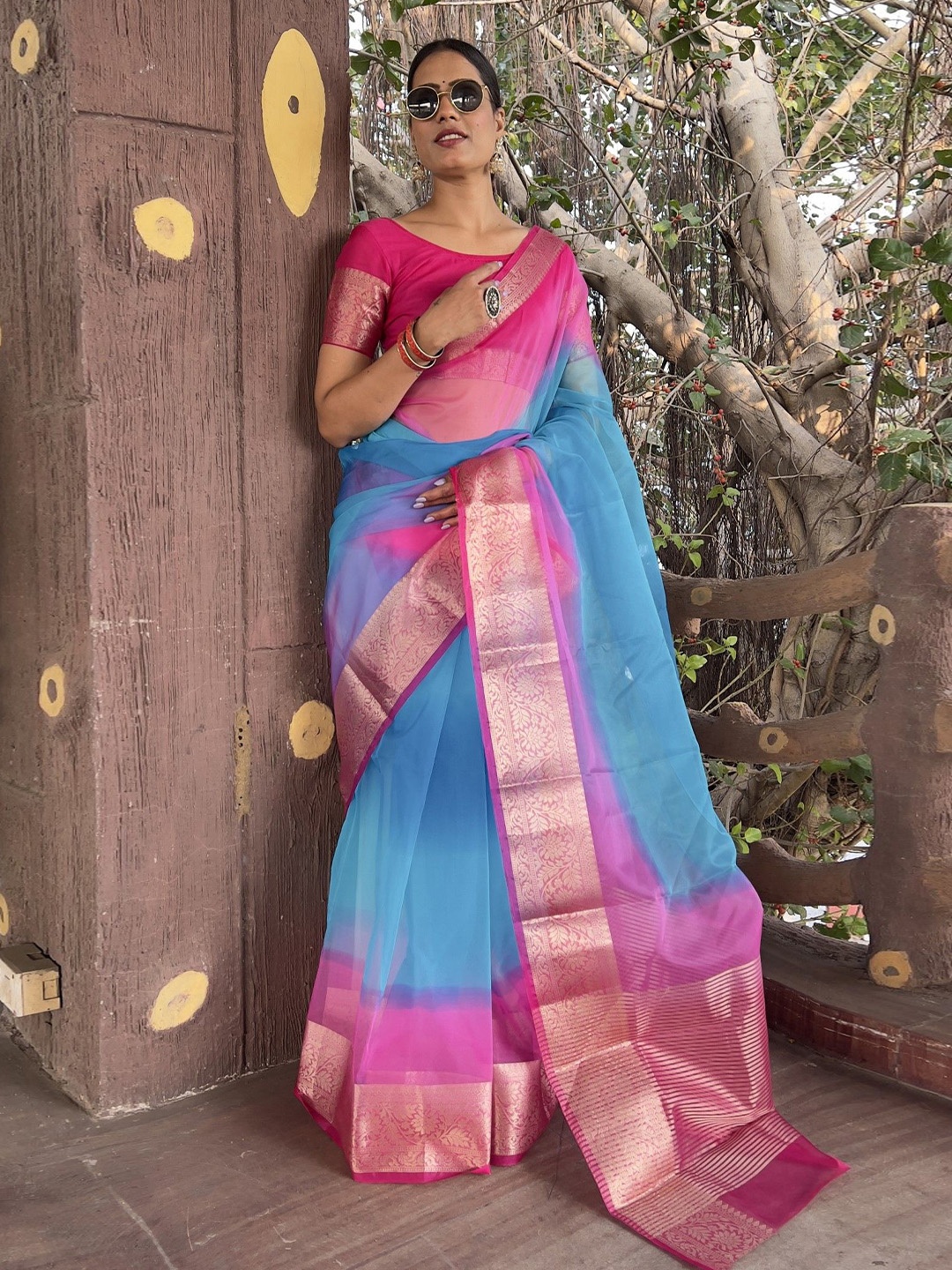 

Rangtulika Ethnics Ombre Zari Organza Saree, Blue