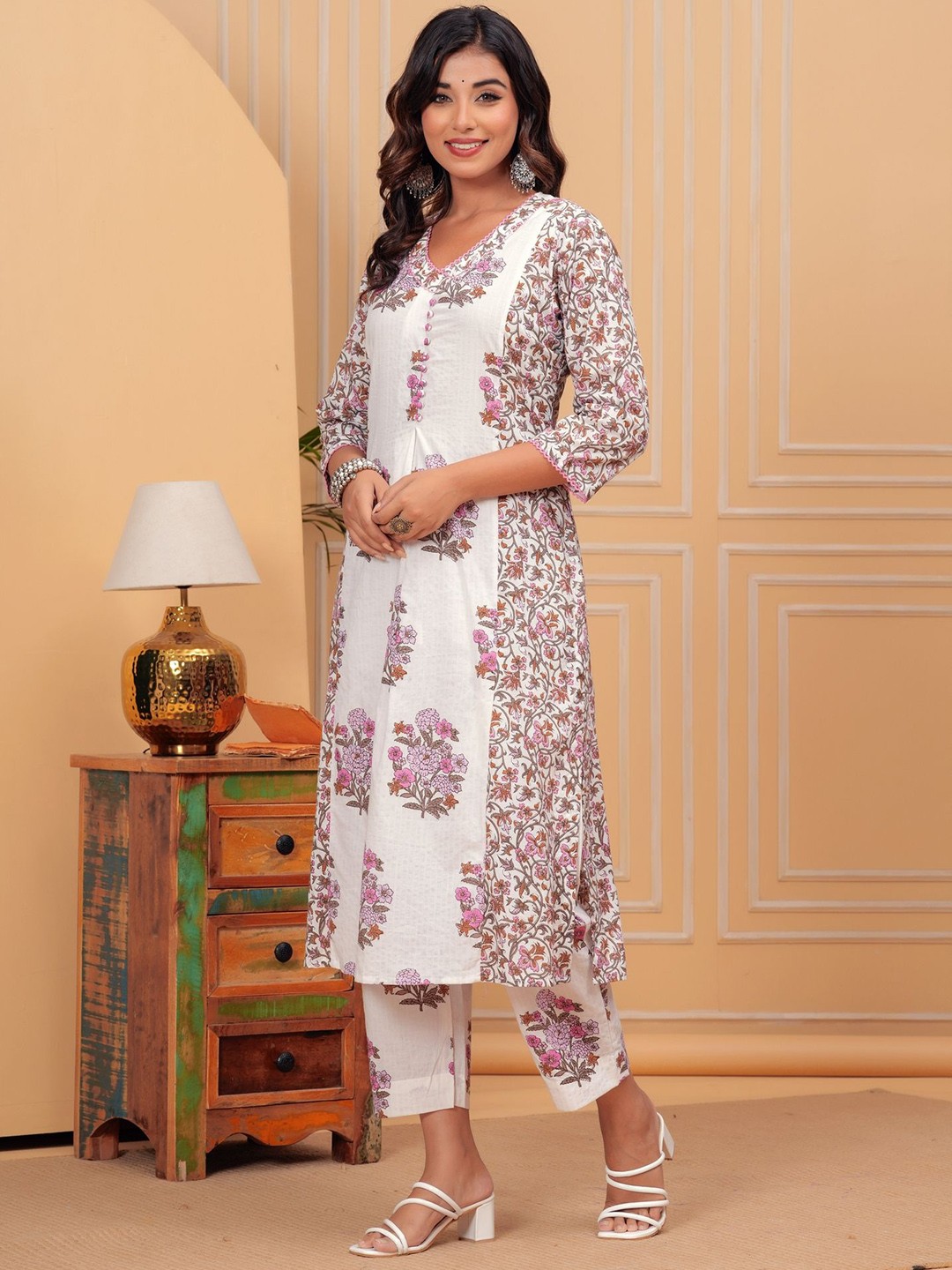 

EtnicaWear Women Floral Yoke Design Regular Thread Work Pure Cotton Kurta with Trousers & With Dupatta, Pink