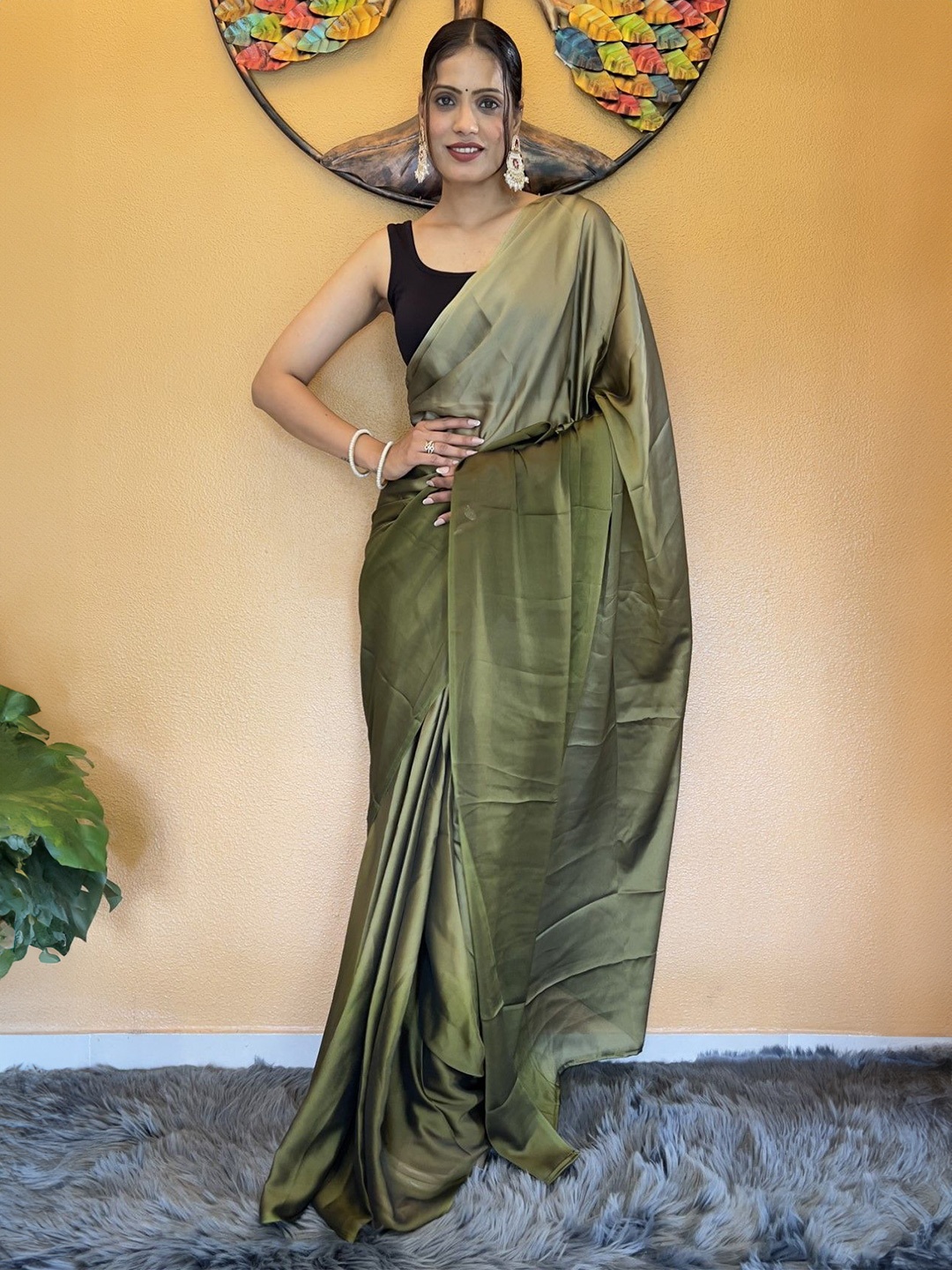 

Rangtulika Ethnics Colourblocked Poly Chiffon Ready to Wear Saree, Green