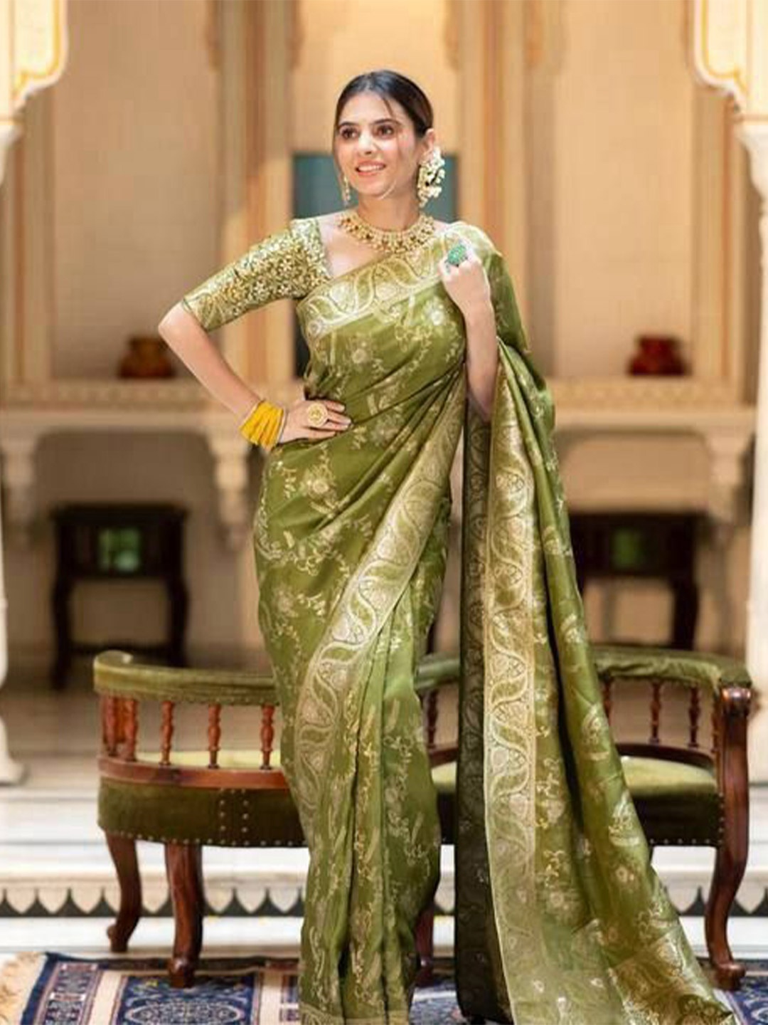 

VILLE FASHION Woven Design Zari Art Silk Kanjeevaram Saree, Green