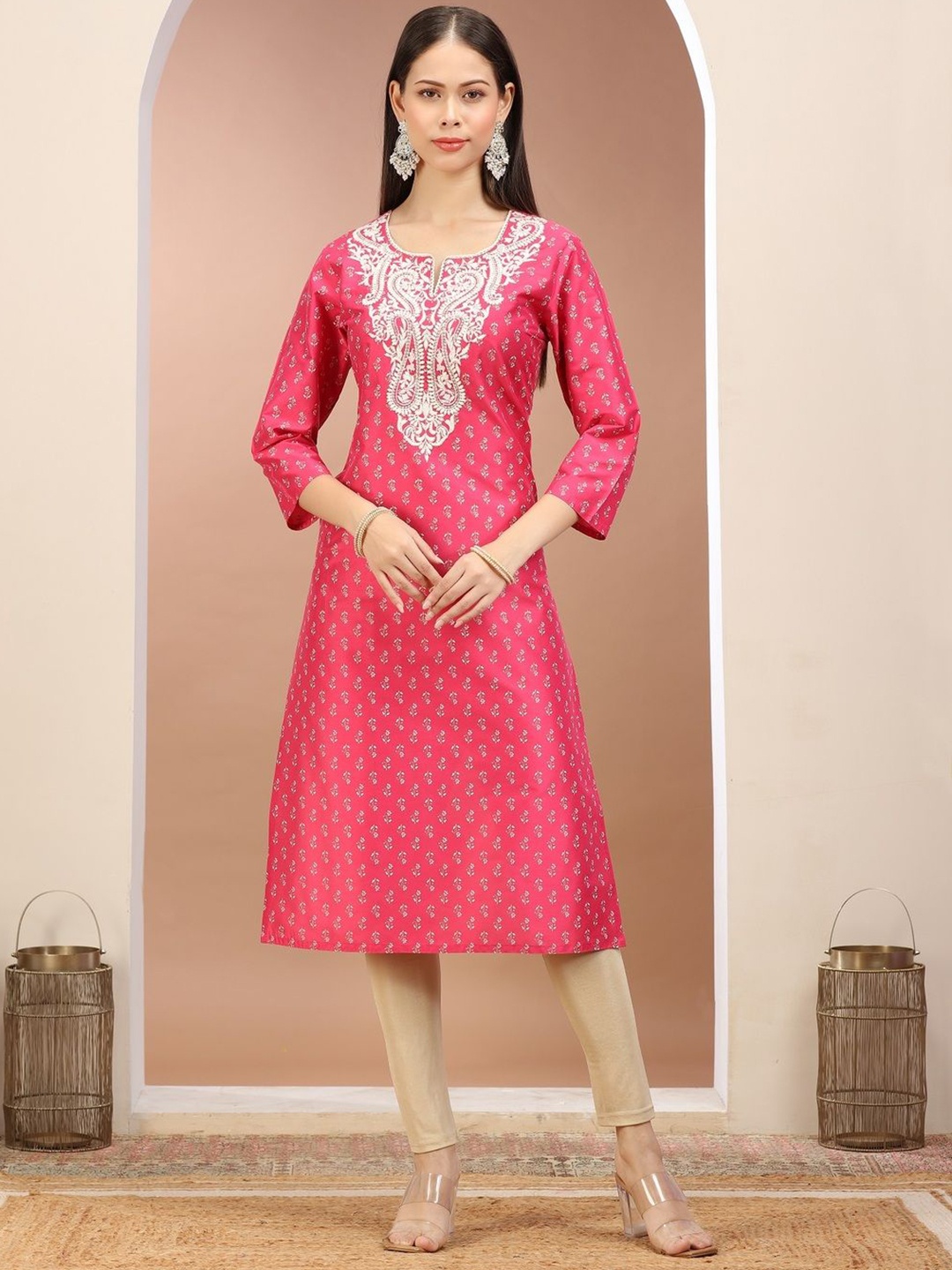 

COTTON CULTURE Floral Printed Round Neck Thread Work Straight Kurta, Pink