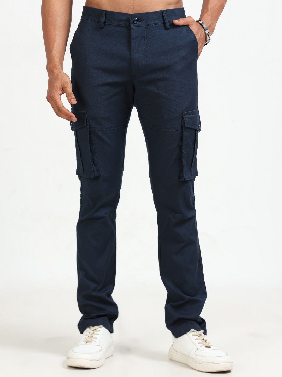 

THE BEETEL HOUSE Men Relaxed Popcorn Dobby Cargos Trousers, Navy blue