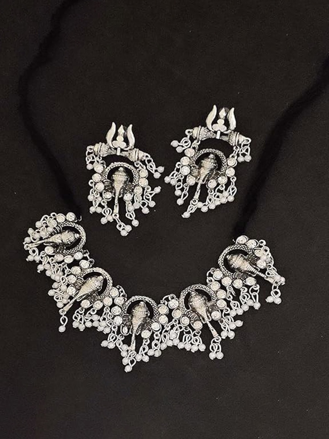 

JMBW INTERNATIONAL Silver-Plated Stone Studded & Beaded Oxidised Jewellery Set