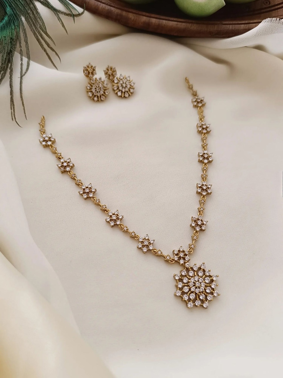 

Rangrozo Jewellery Gold-Plated Artificial Stones Studded Jewellery Set