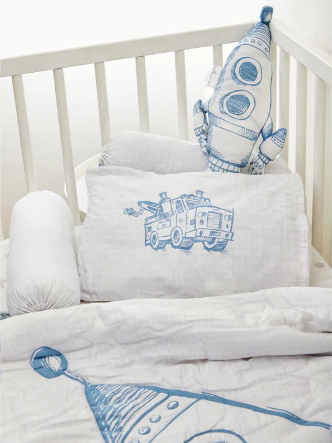 

Waxwingo Woo-hoo-cle Quilt Fitted Sheet With Pillow & Bolster Insert Cot Set, White
