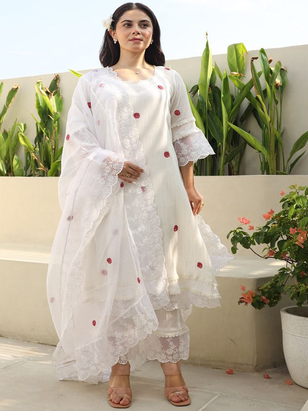 

ASRUMO Women Floral Embroidered Regular Thread Work Kurta with Trousers & With Dupatta, White