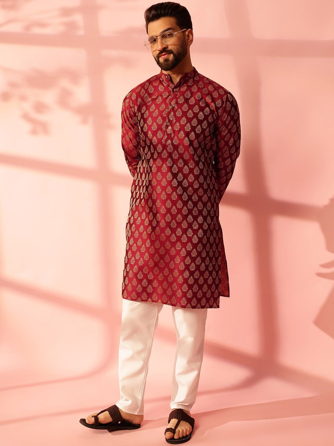 

Anouk Ethnic Motifs Woven Design Mandarin Collar Straight Kurta, Maroon