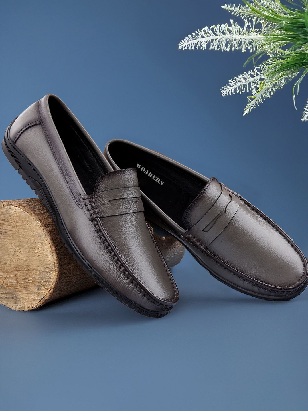 

Woakers Men Colourblocked Leather Loafers, Grey