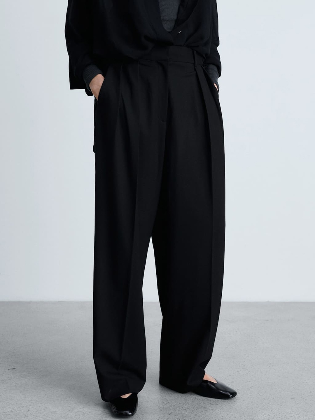 

MANGO Women Straight Fit Pleated Trousers, Black