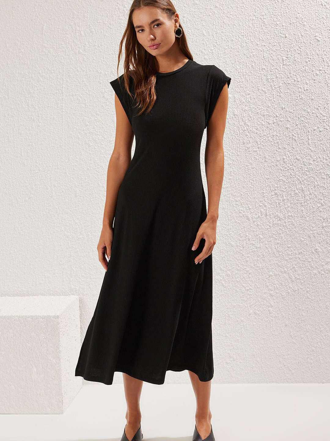 

Trendyol Fit & Flare Midi Dress, Na