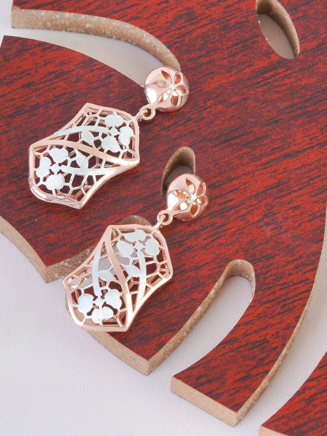 

KIORAH 925 Sterling Silver-Plated Contemporary Shaped Drop Earings, Rose gold