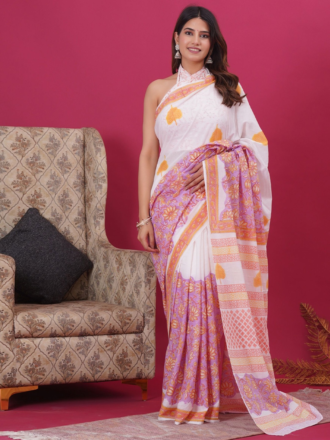 

Shivanya Handicrafts Floral Pure Cotton Block Print Saree, White
