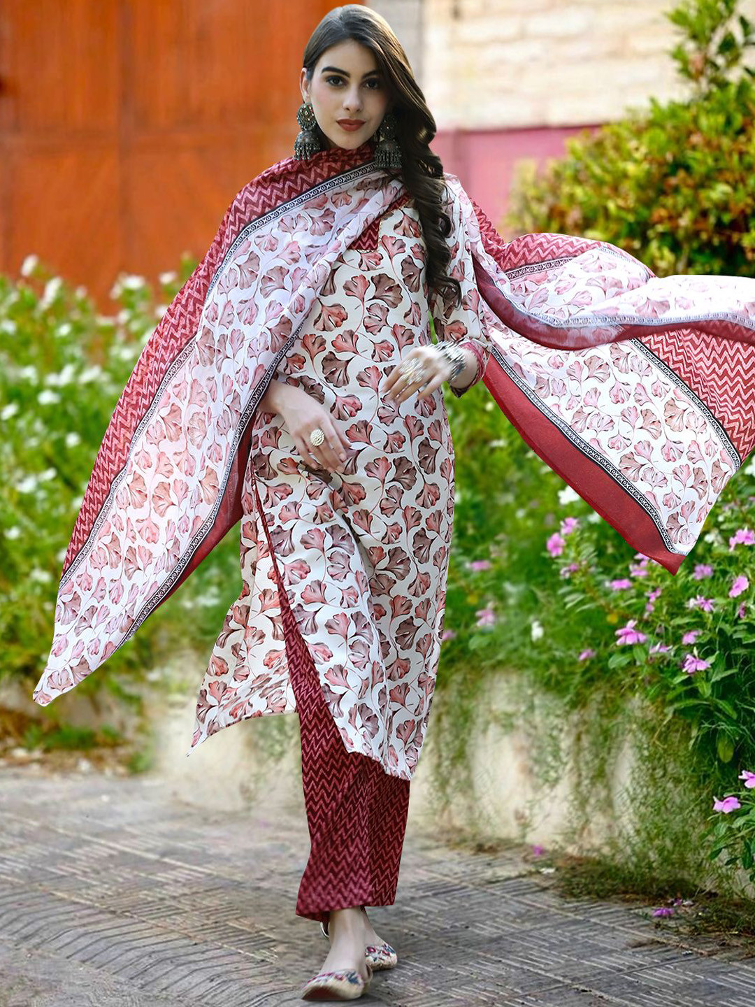 

Moda Rapido Women Ethnic Motifs Printed Regular Pure Cotton Kurta with Trousers & With Dupatta, Maroon