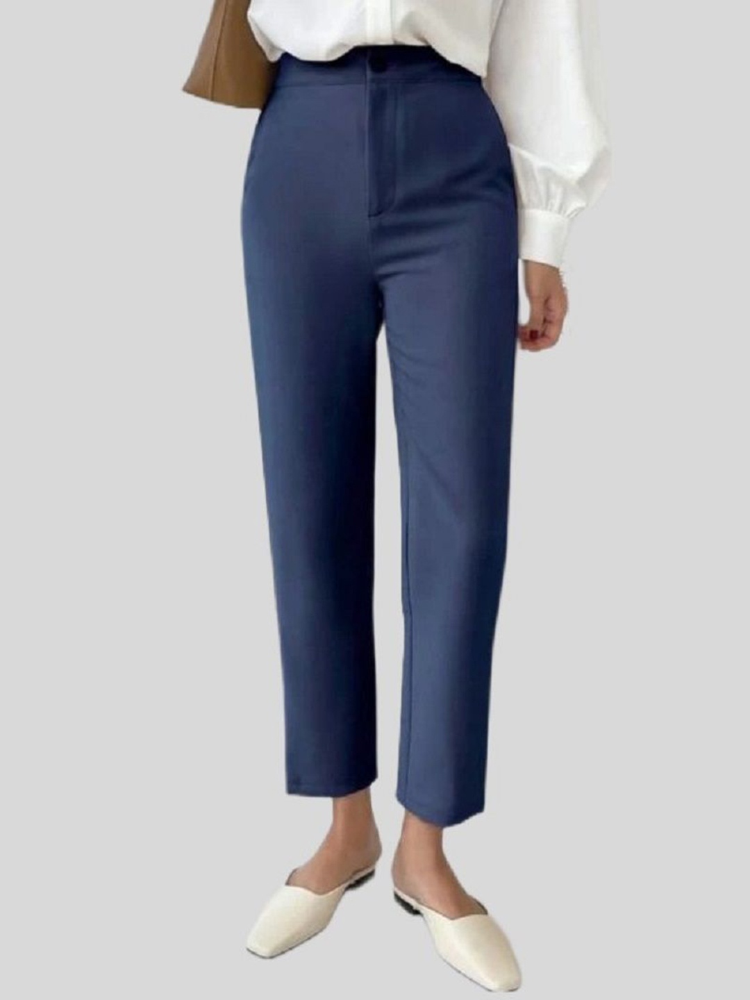 

Chemistry Women Relaxed Loose Fit High-Rise Trousers, Navy blue