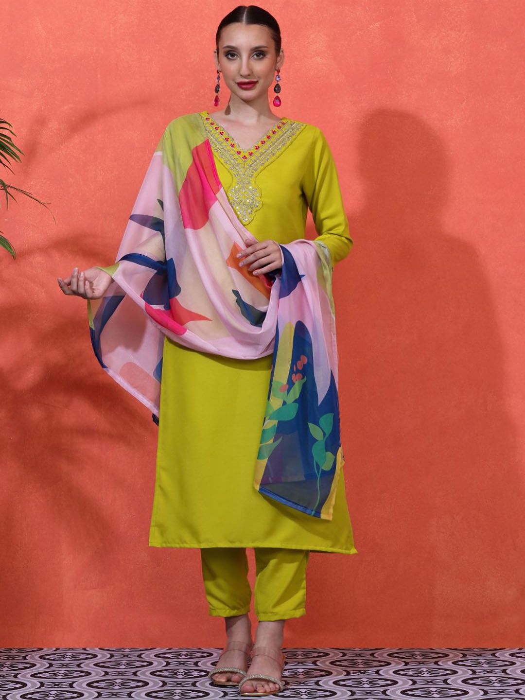 

Sangria Women Embroidered Straight Kurta With Trousers & Dupatta, Green