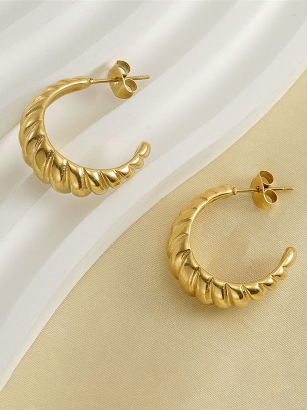 

VIEN Stainless Steel Gold-Plated Contemporary Hoop Earrings