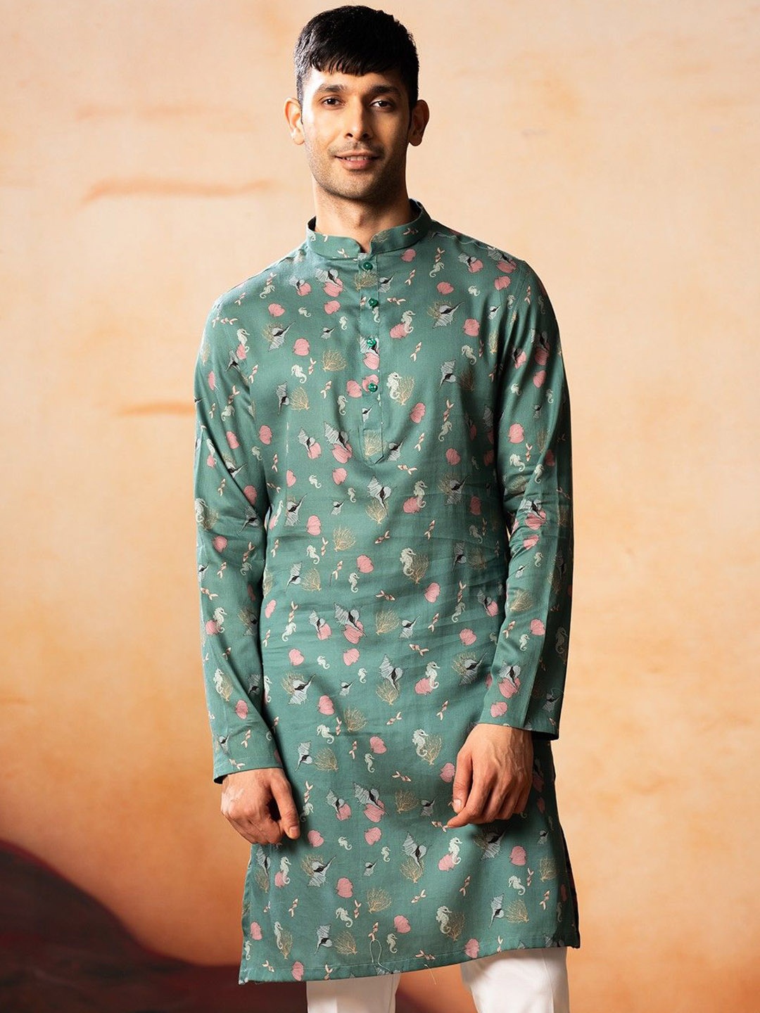 

HILO DESIGN Floral Printed Mandarin Collar Pure Cotton Straight Kurta, Green