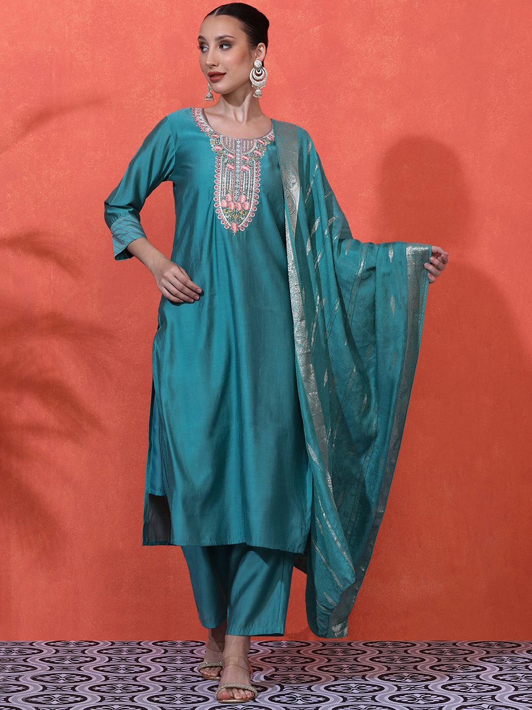 

Sangria Women Embroidered Straight Kurta With Trousers & Dupatta, Teal