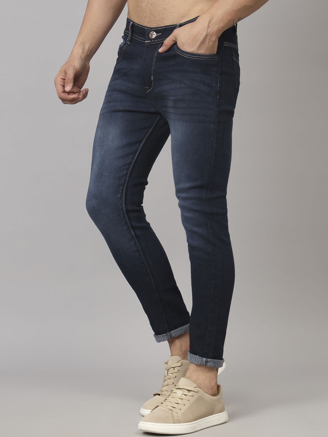 

Moda Rapido Men Classic Relaxed Fit Low Distress Light Fade Jeans, Blue