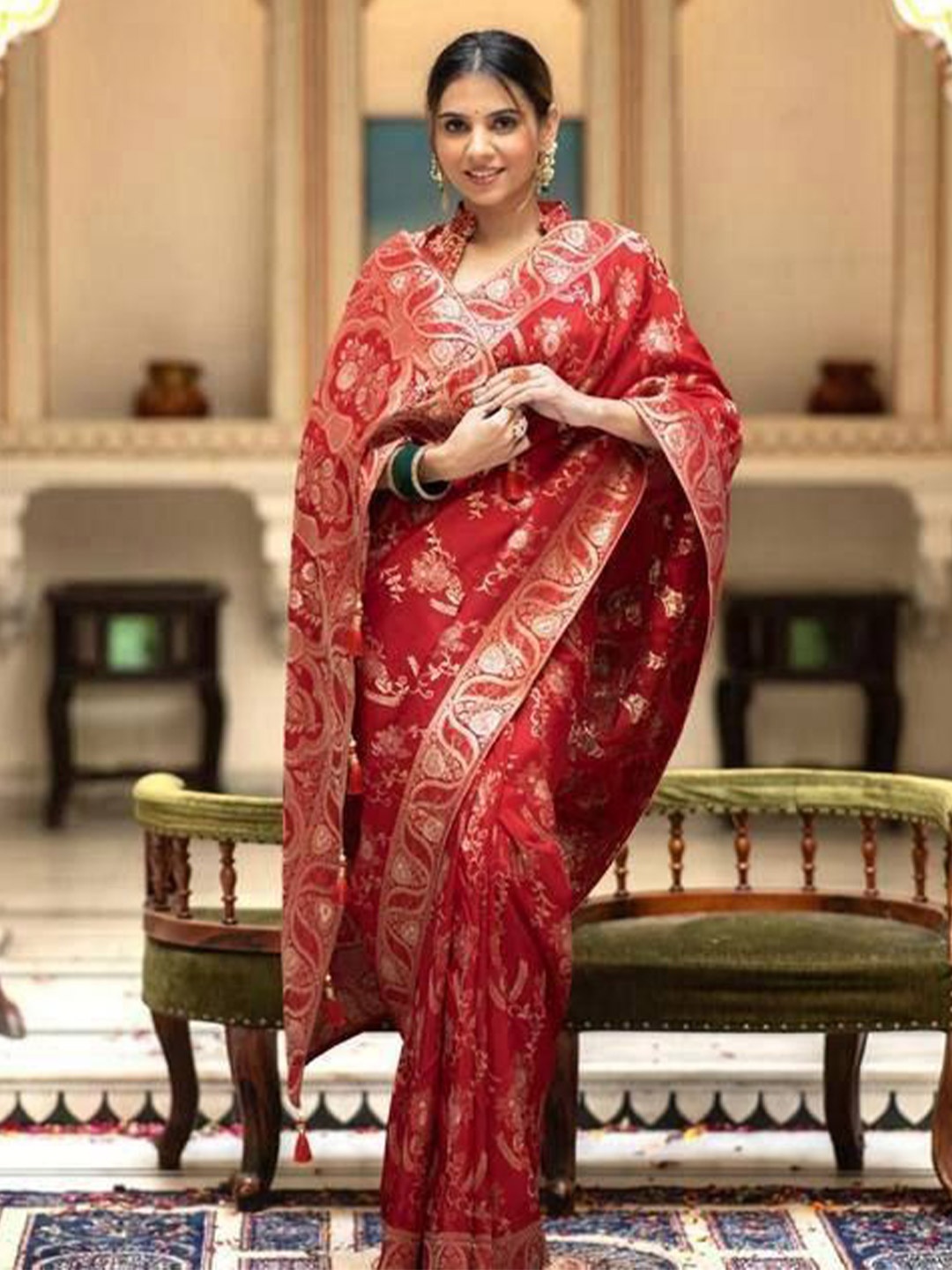 

VILLE FASHION Woven Design Zari Art Silk Kanjeevaram Saree, Red