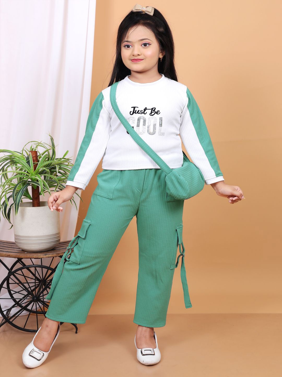 

NEWSIFA Girls Printed Round Neck T-shirt With Trousers, Green