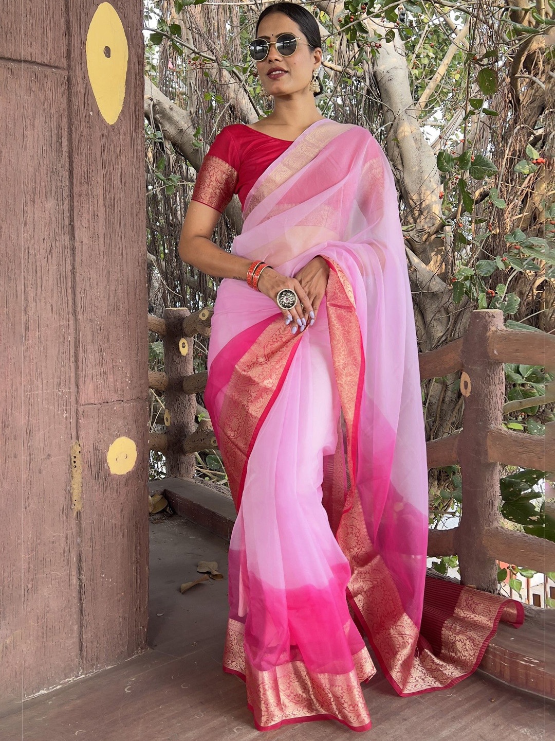 

Rangtulika Ethnics Ombre Zari Organza Saree, Pink
