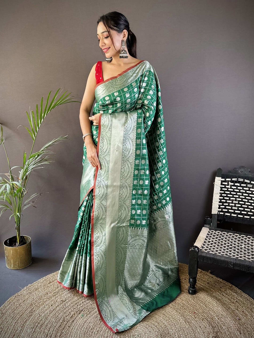 

Mitera Checked Zari Silk Blend Saree, Green