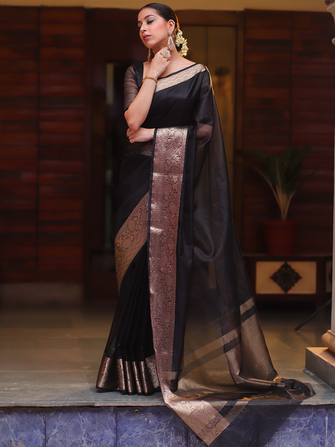 

Rangtulika Ethnics Zari Organza Saree, Black
